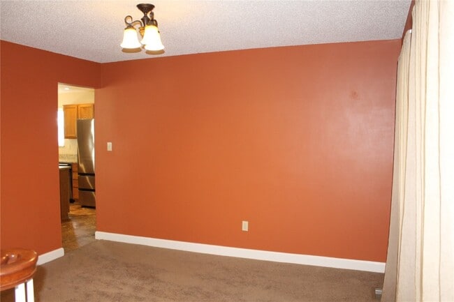 Building Photo - 5 Bluefield Ct