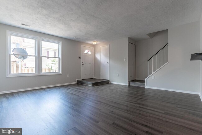 Building Photo - 7557 Belle Grae Dr