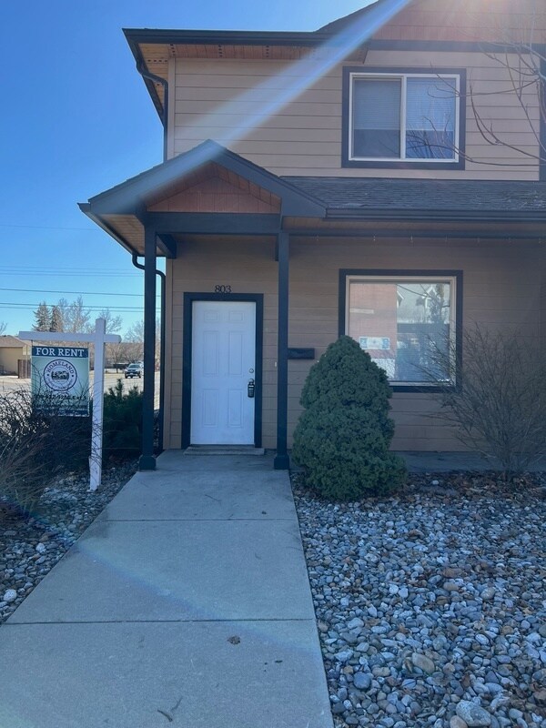 803 W Knox Ave, Spokane, WA 99205 Condo for Rent in Spokane, WA