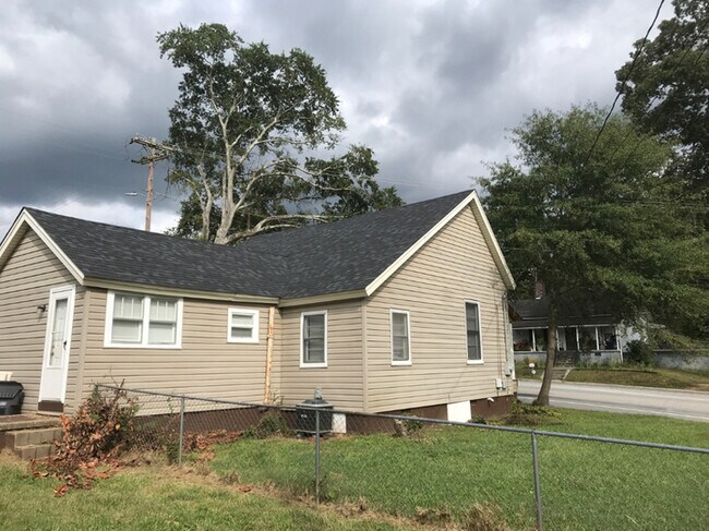 Foto del edificio - Pelzer Home