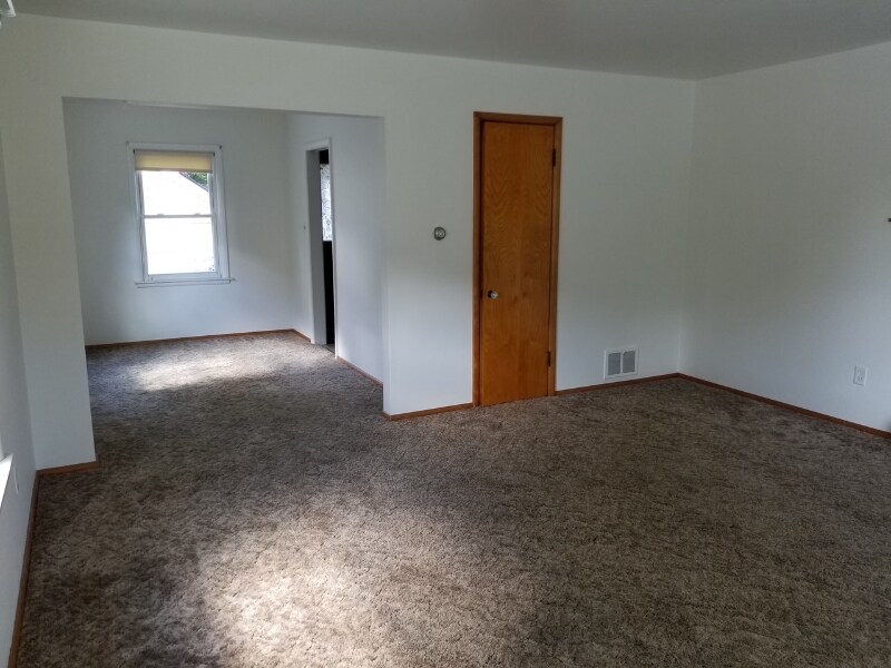 Primary Photo - 415 N 7th St