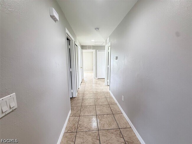 Foto del edificio - 208 Hightower Ave S