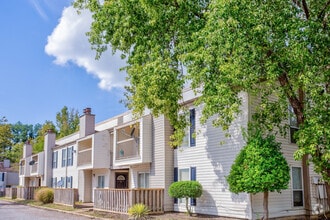 Building Photo - Annies Townhomes- FREE month!