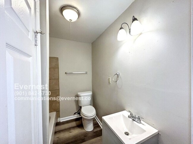 Building Photo - 1470 Ethlyn Ave