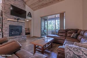 Building Photo - 461 S Spirea Ln