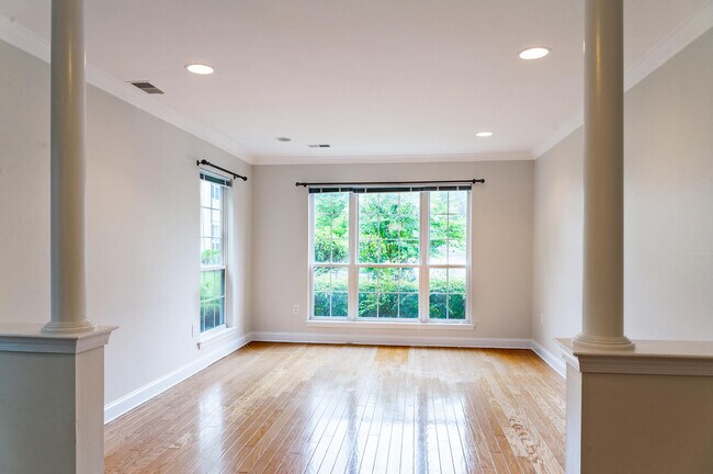 Building Photo - 201 Waldorf Dr