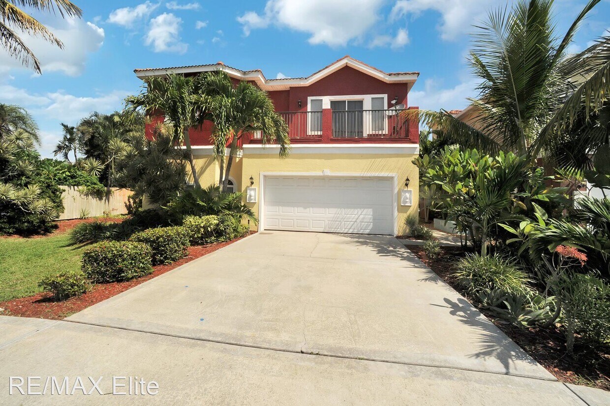 3 br, 3 bath House 109 Atlantic Ave House Rental in Indialantic, FL