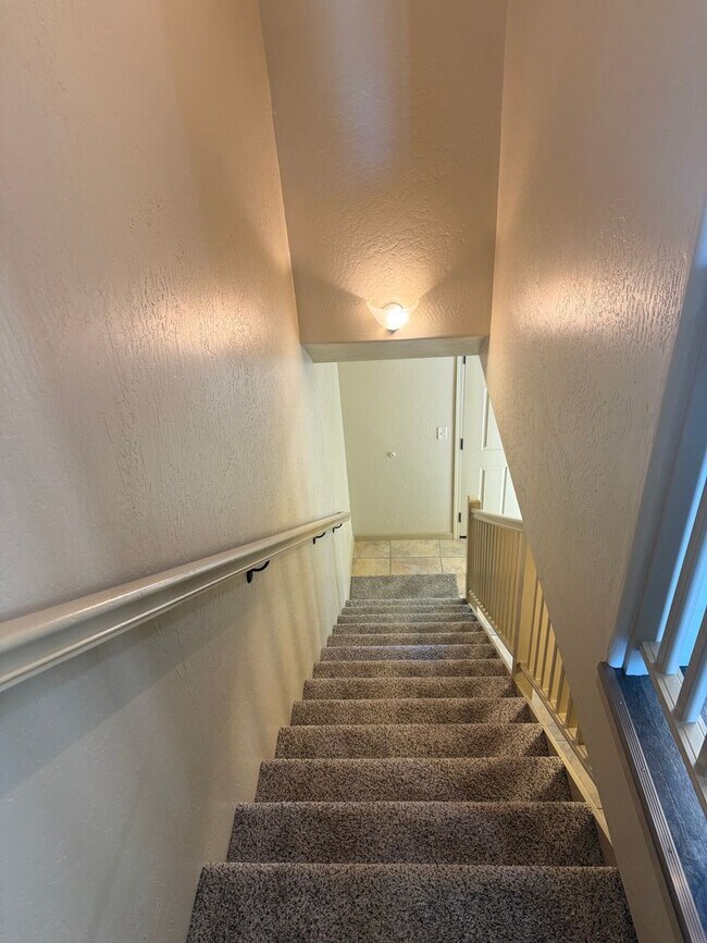 Foto del edificio - 2BED 2.5 BATH - TOWNHOME IN A QUIET NEIGHBORHOOD