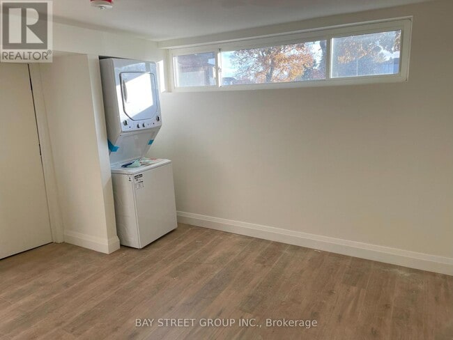 Building Photo - 517-517 Harris Ct