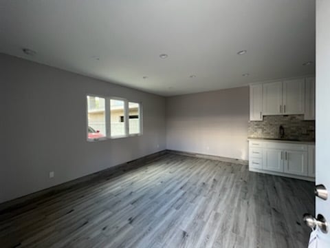 Building Photo - 541 E Palmer Ave