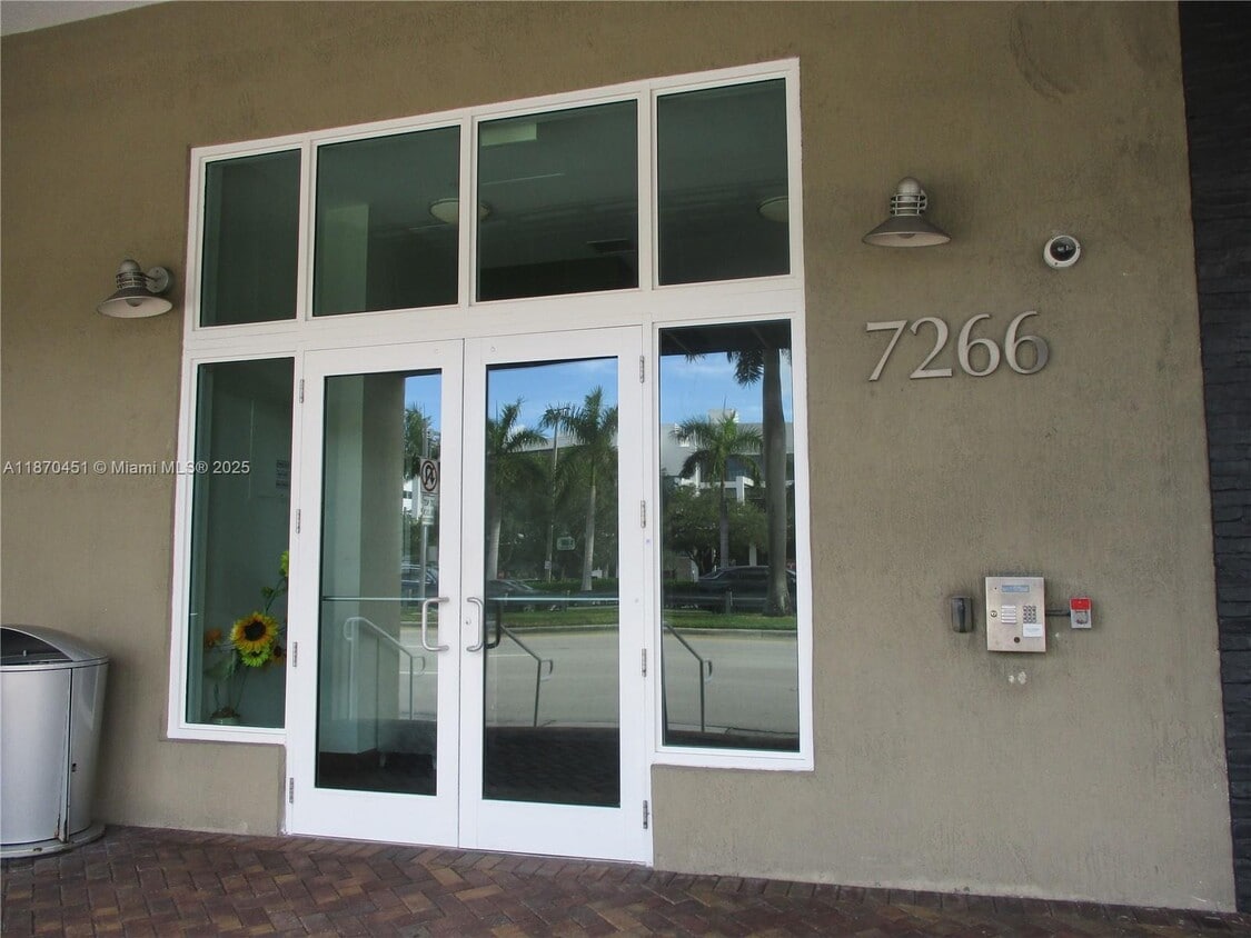 Foto principal - 7266 SW 88th St