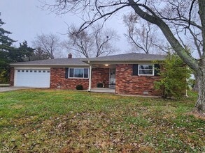 Building Photo - 9502 E 600 S