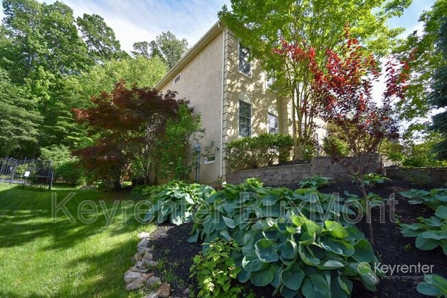 Building Photo - 3727 Green Ridge Rd