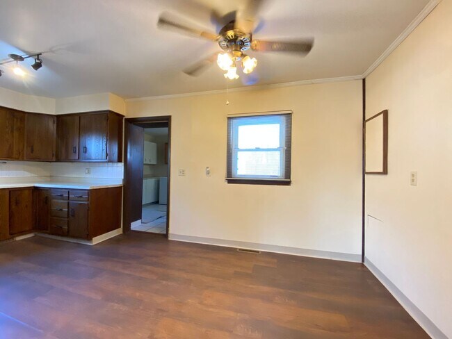 Foto del edificio - 3 Bedroom Home in Merrillville, IN