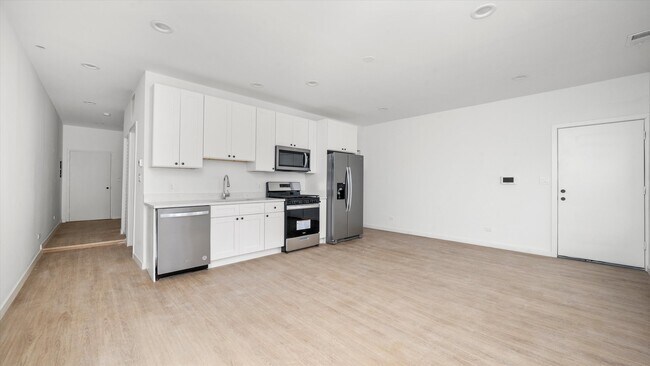 Foto del edificio - 2355 N Springfield Ave