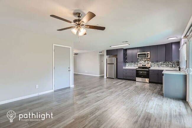Foto del edificio - 14822 N 21st Way