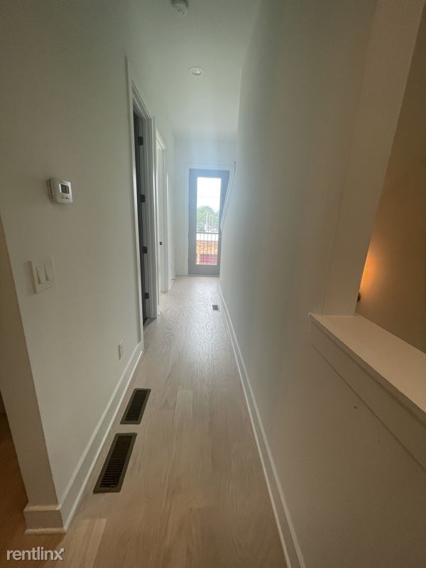 Building Photo - 3 br, 3 bath House - 873 Cavanaugh Ave. SE...