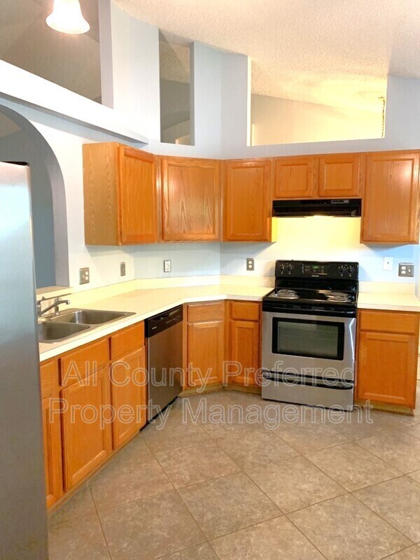 Foto del edificio - 851 Tiffany Pl