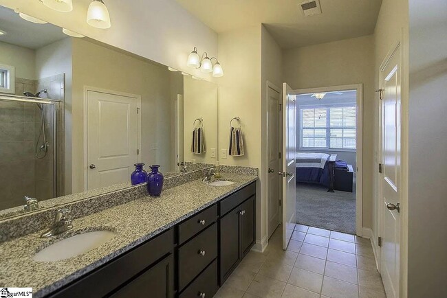 Building Photo - 126 Northwild Dr