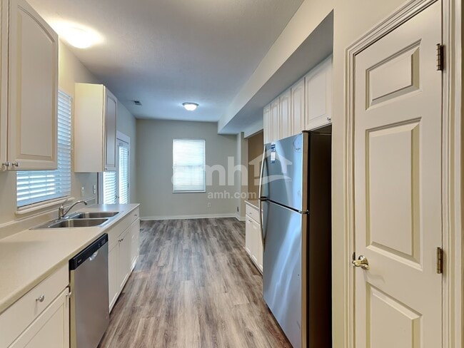 Building Photo - 6213 Womersley Dr