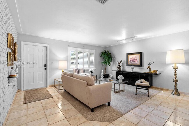 Building Photo - 9075 SW 48th Ter