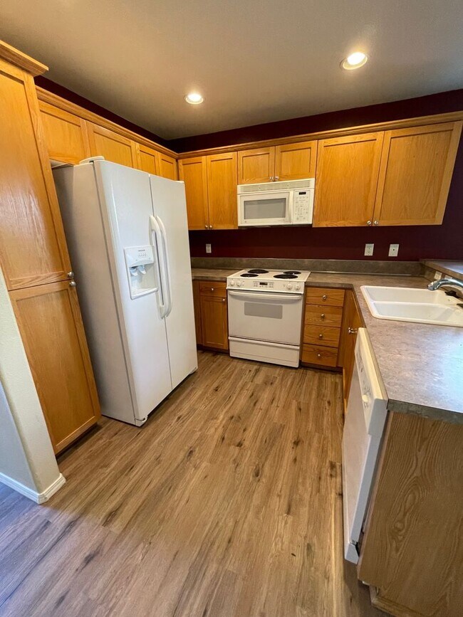 16633 NW Oak Creek Dr. Beautiful Bethany... House Rental in