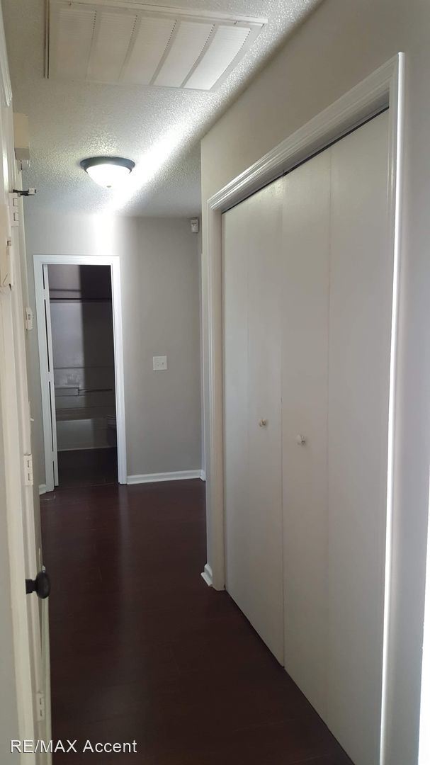 Building Photo - 3 br, 2 bath House - 736 Timber Ridge Trail