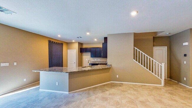Foto del edificio - Beautiful 4-bedroom, 3-bath home with a loft.