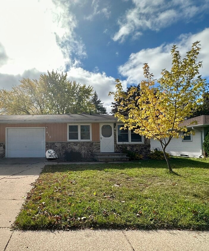 413 Tampa Way, Little Chute, WI 54140 House Rental in Little Chute