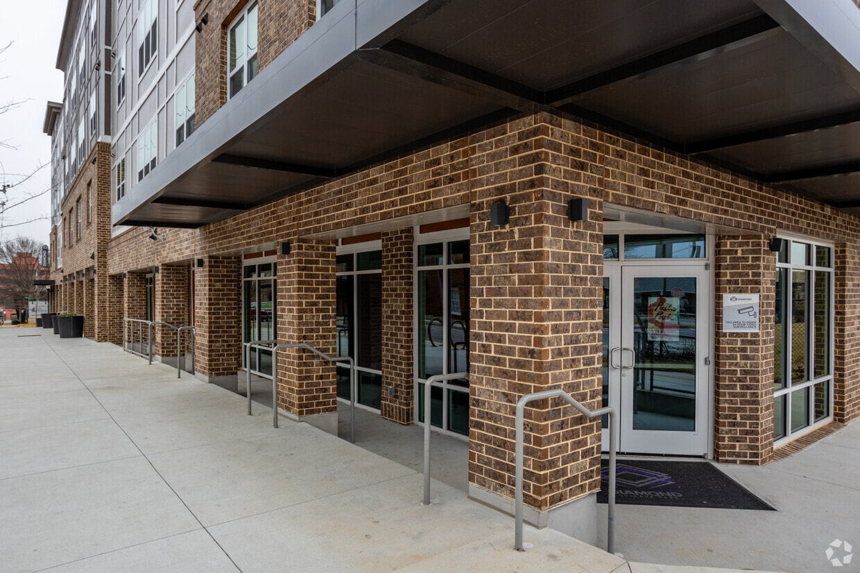 Building Photo - Diamond College Park Apartments