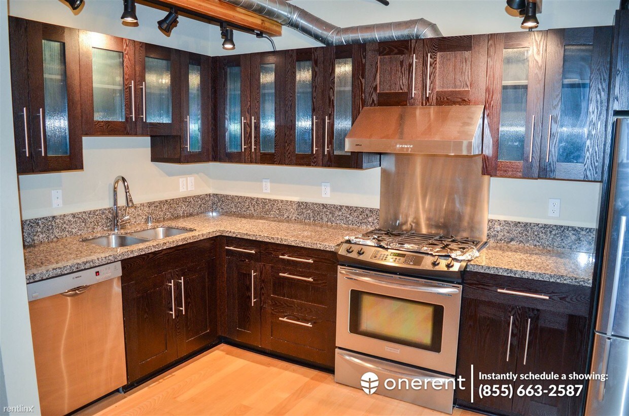 Foto principal - 2 br, 2.5 bath Condo - 530 Broadway E #138