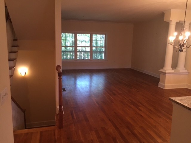 Building Photo - 229 Etiwan Pointe Dr