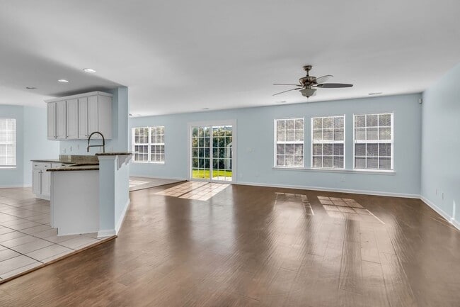 Building Photo - 2233 Blakers Blvd