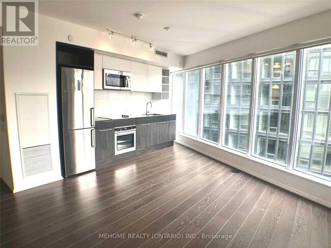 Building Photo - 68 Shuter St