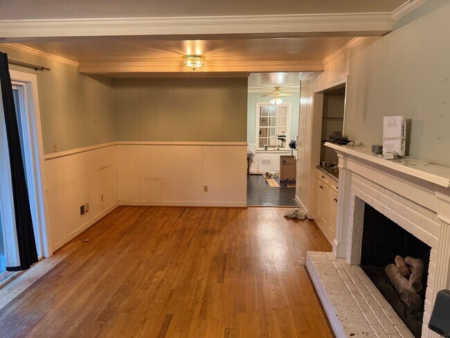 Building Photo - 6242 Trowbridge St