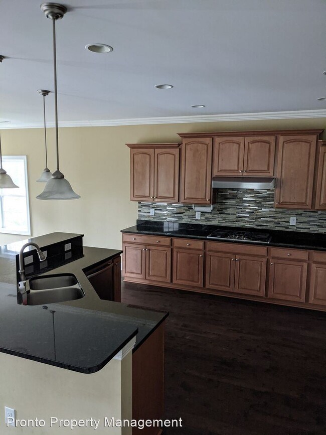 Building Photo - 4 br, 2.5 bath House - 92 Aster Place