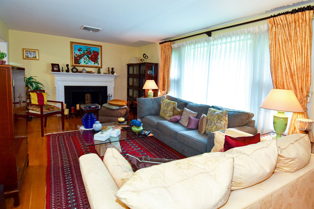 Primary Photo - 5305 Cromwell Dr