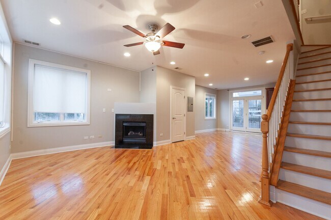 Foto del edificio - 7006 W Medill Ave