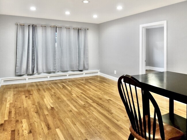 Foto del edificio - 541 Adams St