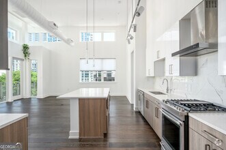 Building Photo - 775 Juniper St NE