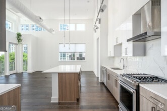 Building Photo - 775 Juniper St NE