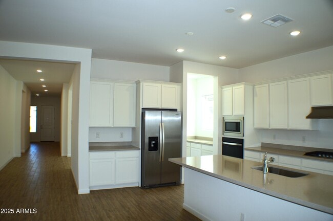 Building Photo - 22621 E Lords Wy