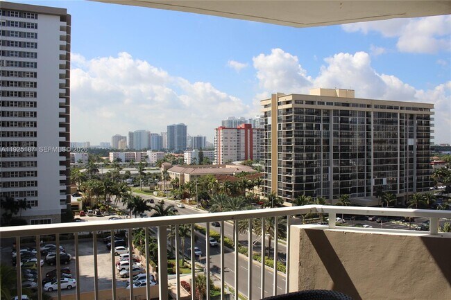 Foto del edificio - 1980 S Ocean Dr