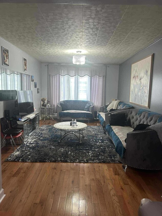 Foto principal - 166 W 32nd St