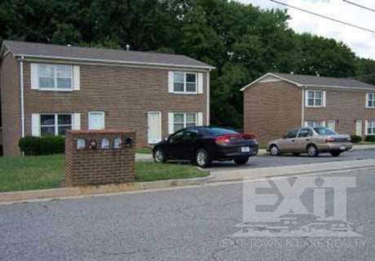 Primary Photo - 693 Northington St
