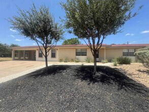 Building Photo - 626A Birchwood Ln