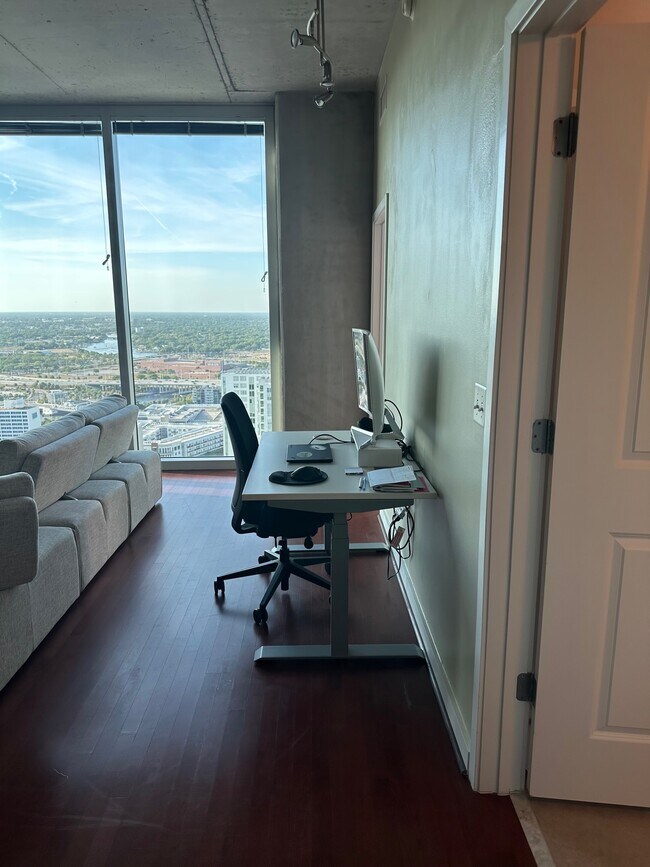 Foto del edificio - 777 N Ashley Dr