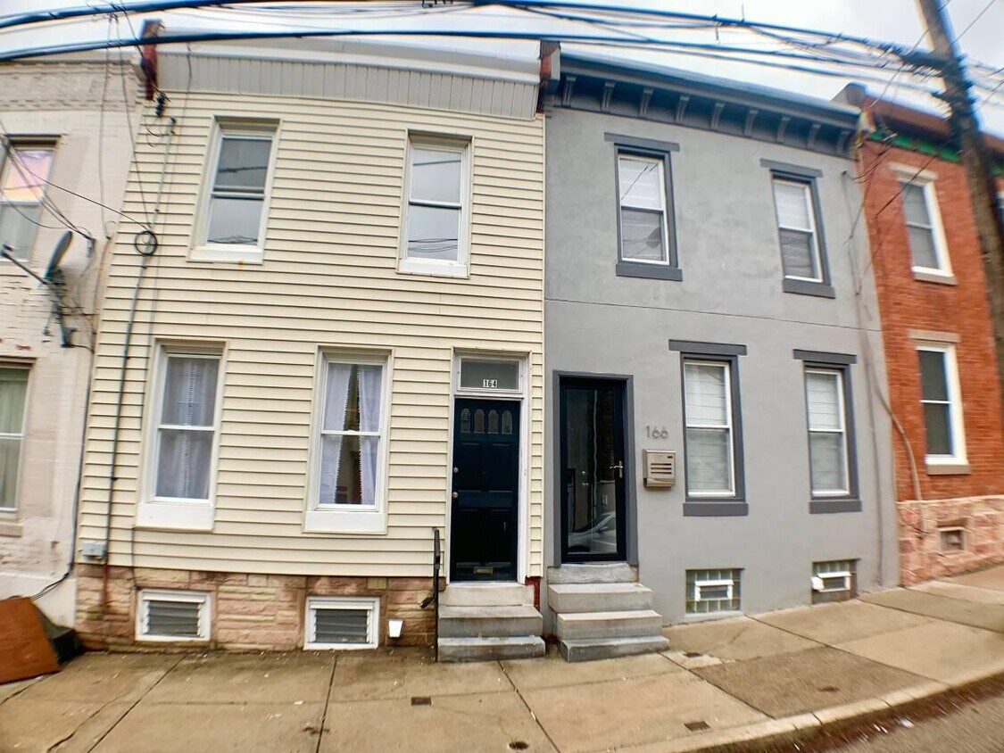 Primary Photo - 164 Markle St