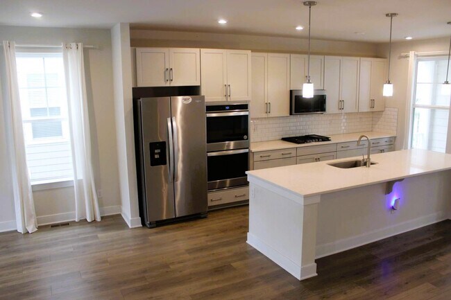 Foto del edificio - 17660 Falcon Heights St