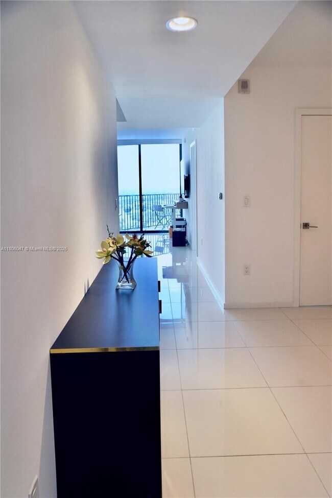 Foto del edificio - 5300 Paseo Blvd